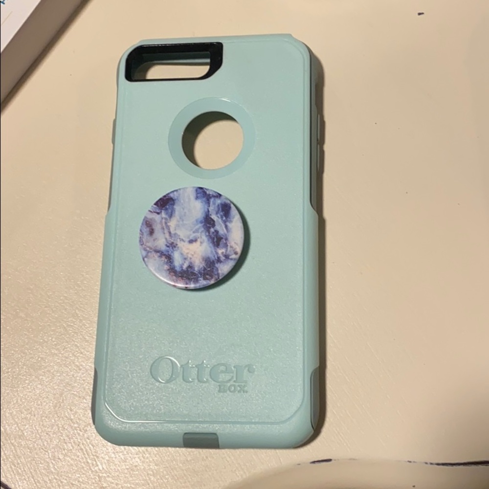 iPhone 6s Plus Otterbox and Pop Socket